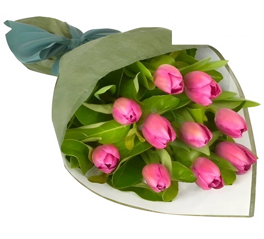 Ramo de tulipanes rosados envueltos en hojas verdes